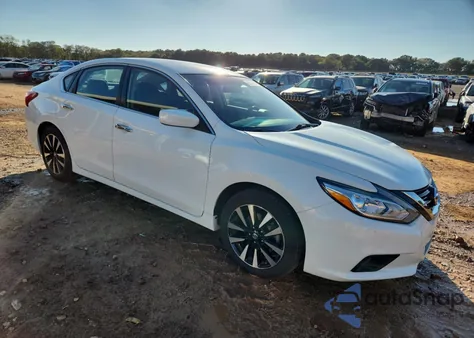 2018 Nissan Altima 2.5 из США, поврежденный, VIN 1N4AL3AP2JC212493